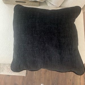Pillow (black)